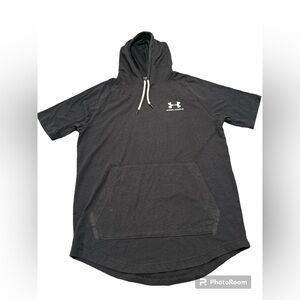 2/25 Size S Under Armour short sleeve hoodie